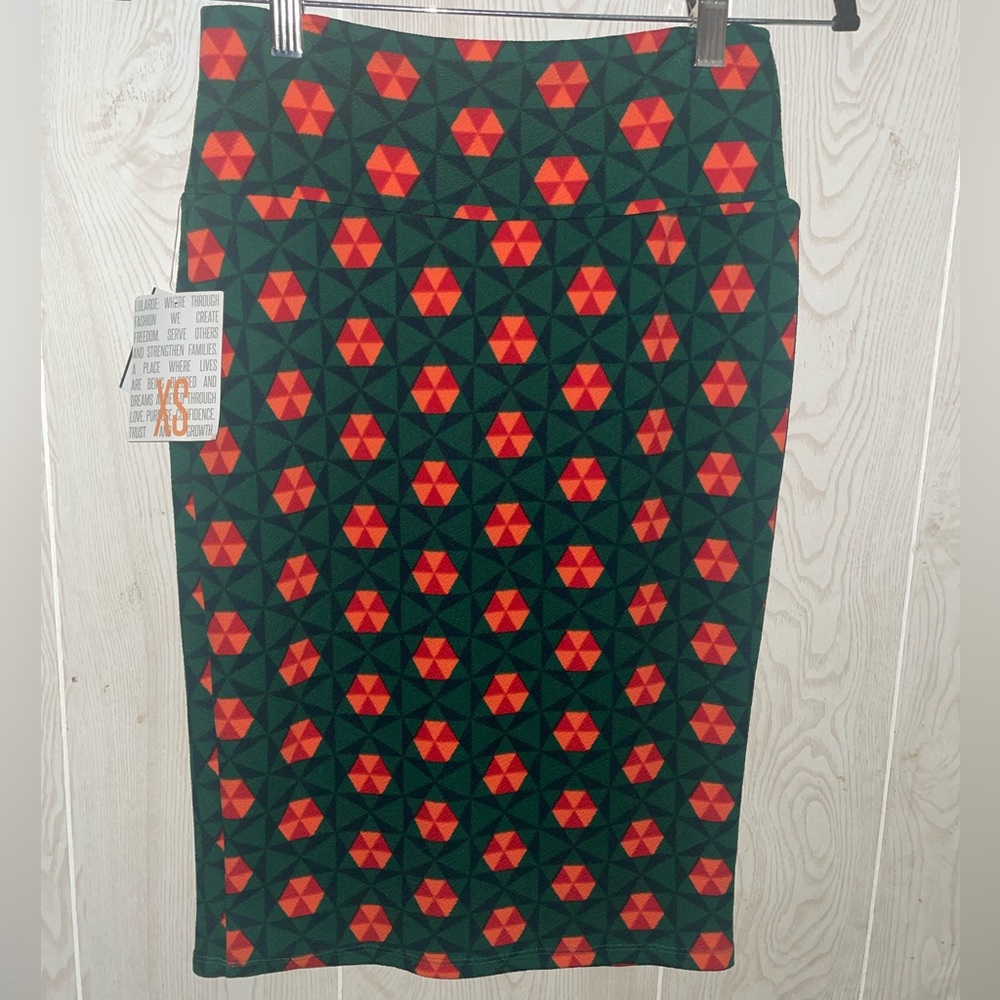 LULAROE Cassie skirt NWT size XS so cute!